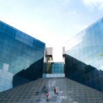 কাচের ভবনের কারণেই কী বাড়ছে দাবদাহ?