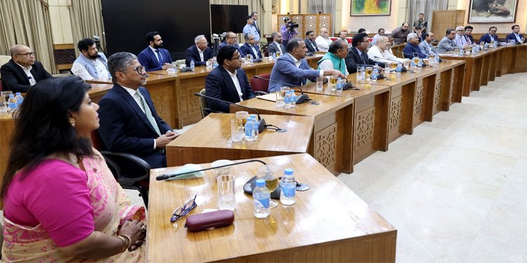 প্রধানমন্ত্রীর সঙ্গে ব্যবসায়ী নেতাদের বৈঠকে সমস্যার কথা তুলে ধরল রিহ্যাব