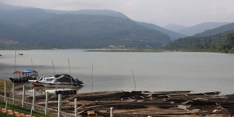 ভারী বৃষ্টি ও বন্যার কারণে পর্যটক নেই সিলেটে